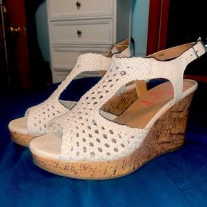 Size 10M wedge heels 👠